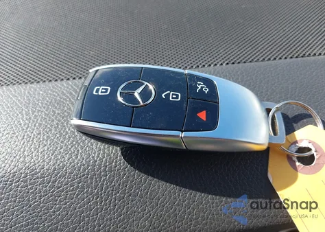 2021 Mercedes-Benz E 350 z USA, uszkodzony, nr VIN W1KZF8DB7MA946473